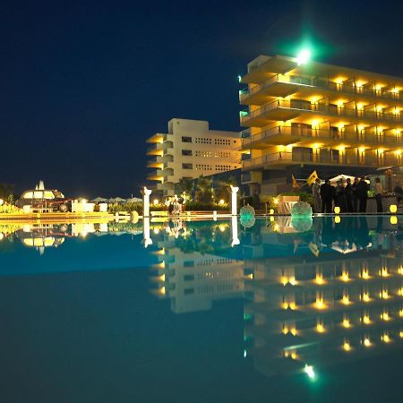 Grand Hotel Berti Silvi Marina Buitenkant foto