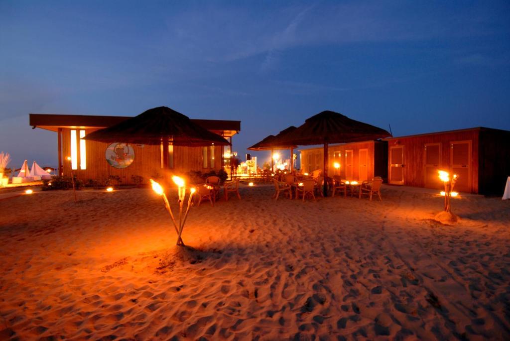 Grand Hotel Berti Silvi Marina Buitenkant foto